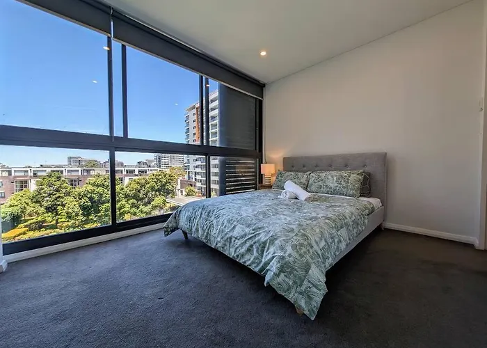 Modern 2 Bedroom Apartment Close To All Amenities!